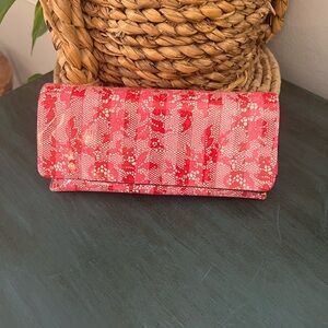 Betsey Johnson sunglasses eyeglasses case 
Hot Pink netting design